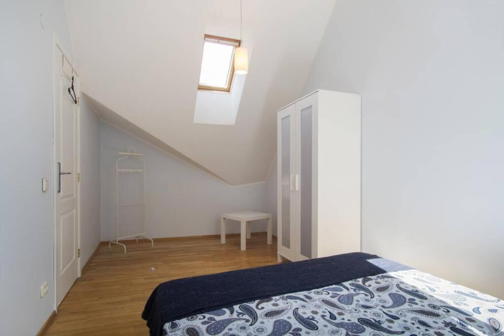 Private Sauna & 4 Bedrooms Old Town Rooftop Apartment ヴィリニュス エクステリア 写真