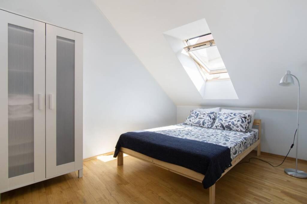 Private Sauna & 4 Bedrooms Old Town Rooftop Apartment ヴィリニュス エクステリア 写真