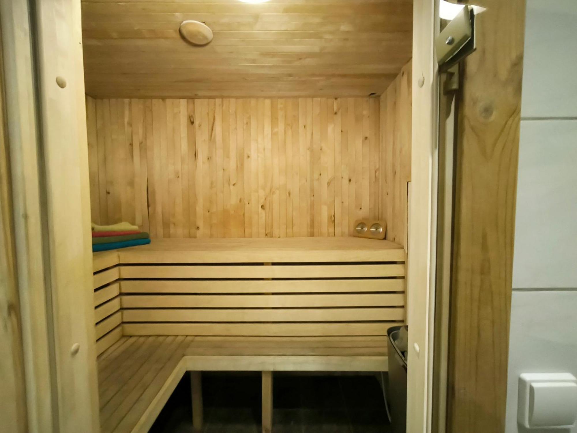 Private Sauna & 4 Bedrooms Old Town Rooftop Apartment ヴィリニュス エクステリア 写真